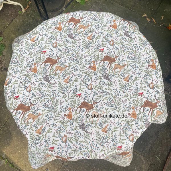 Tischdecke, Mitteldecke genäht aus hochwertiger Baumwolle mit Waldtieren. Stoff-Unikate handmade in germany