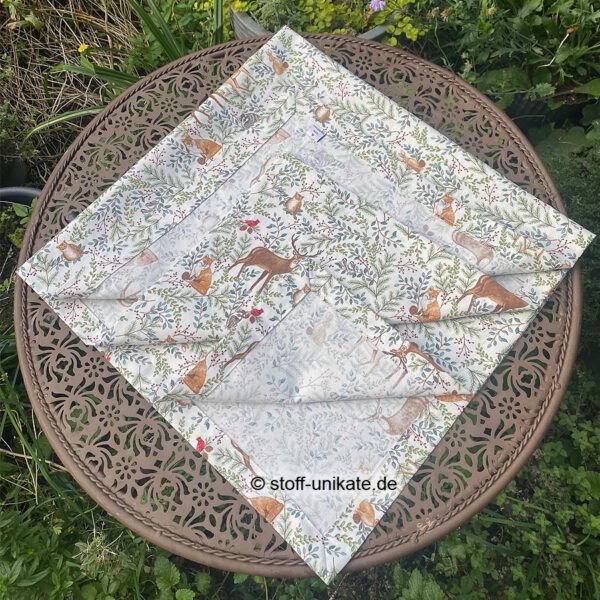 Mitteldecke, Tischdecke mit Waldtieren genäht aus reiner baumwolle. Stoff-Unikate handmade in germany