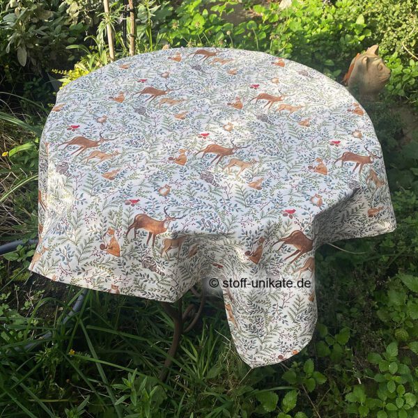 Mitteldecke, tischdecke mit Waldtieren. Stoff-Unikat handmade in germany