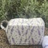 Bodenansicht vom Stoffkorb mit Lavendelmotiven. Stoff-Unikate handmade in Germany