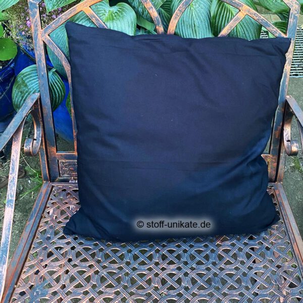 Rückseite vom Yin-Yang-Kissen in Schwarz. Stoff-Unikate handmade in Germany