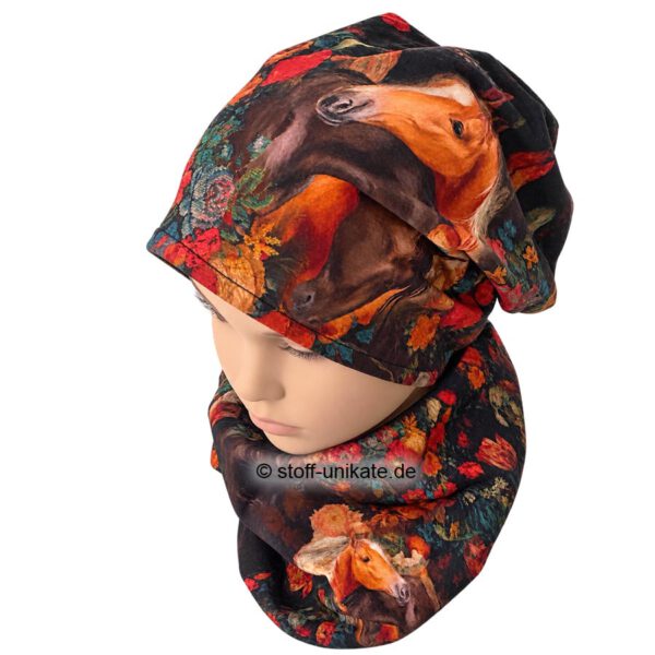 Mütze, Beanie mit Loop für Pferdemädchen. Stoff-Unikate handmade in Germany