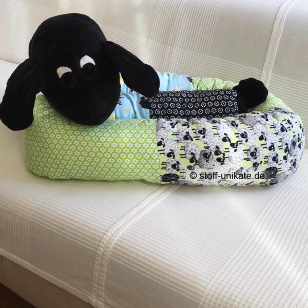 Bettschlange mit Schafskopf. Stoff-Unikate handmade in Germany