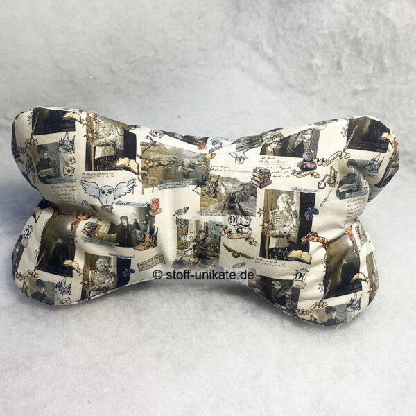 Großer Leseknochen für Harry Potter Fans mit Filmmotiven. Stoff-Unikate handmade in Germany