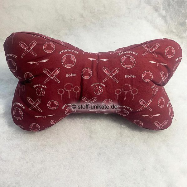 Leseknochen für Harry-Potter-Fans mit Schriftzug Quidditch. Stoff-Unikate handmade in Germany