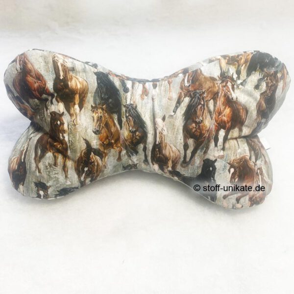 Leseknochen, Nackenkissen mit wilden Mustangs genäht aus hochwertigen Baumwollstoffen. Stoff-Unikate handmade in Germany