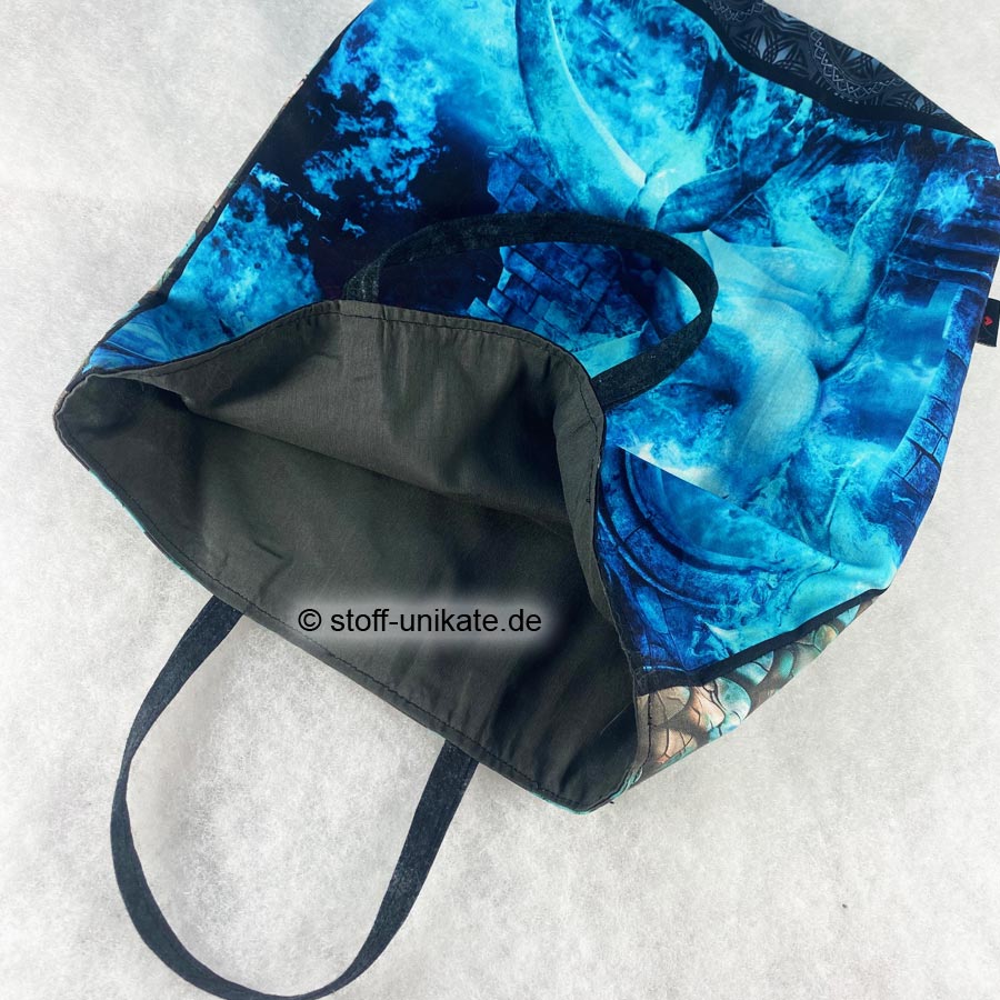 Innenansicht der büchertasche mit Drachenmotiv B. Stoff-Unikate handmade in germany