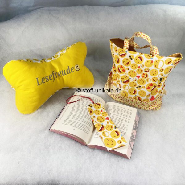 Leseknochen, büchertasche und Lesezeichen mit Smiley-Motiven in Gem. genäht aus Baumwollstoffen. Stoff-Unikate handmade in Germany
