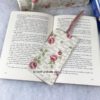 Lesezeichen aus Stoff mit Rosenmotiven und Schrift. Stoff-Unikate handmade in Germany