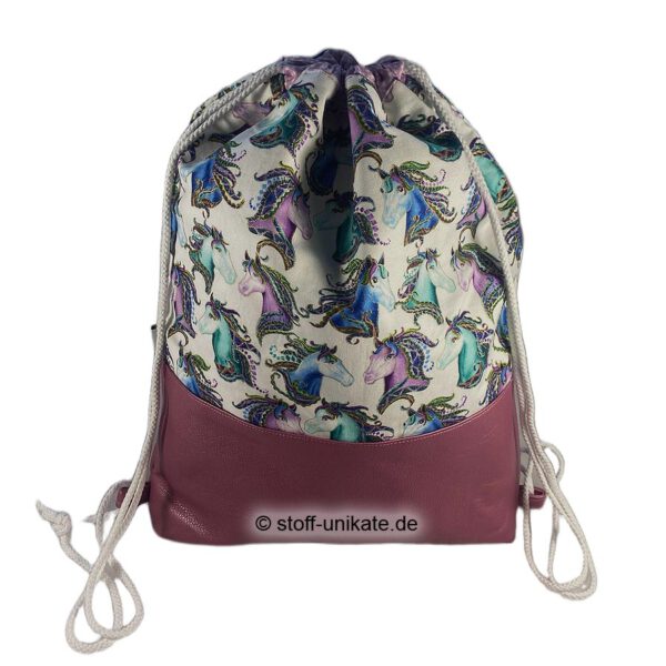 Turnbeutel für Kinder mit bunten Pferden, Einhörnern. Rucksack. Stoff-Unikate handmade in Germany