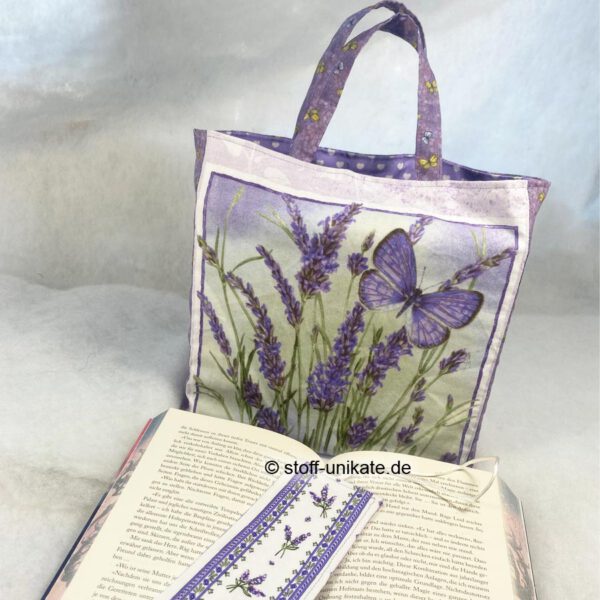 Lesezeichen oder Buchtasche zur Auswahl mit Schmetterlingen und Herzen in Fliedertönen. Stoff-Unikate handmade in Germany