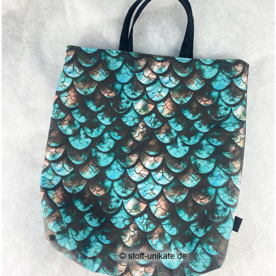 Drachenschuppen für Büchertaschen. Genäht aus Baumwollstoffen. Stoff-Unikate handmade in germany