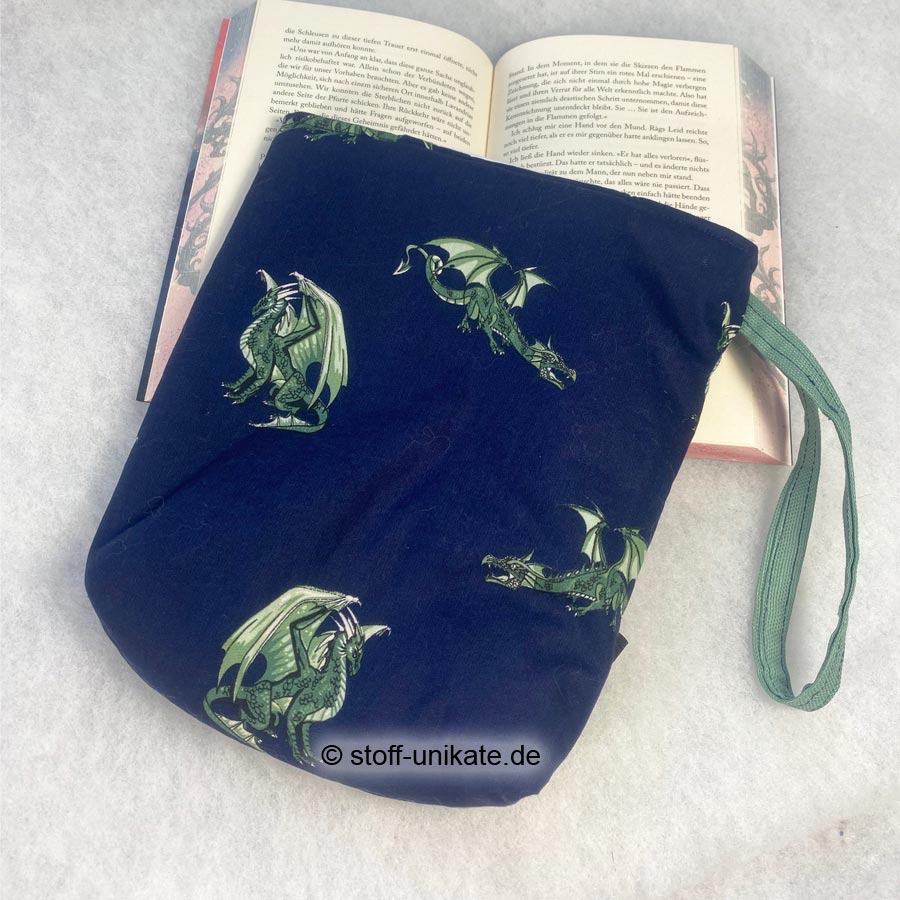 Büchertasche, Buchhülle für Taschenbücher genäht aus Baumwollstoffen. Stoff-Unikate handmade in Germany