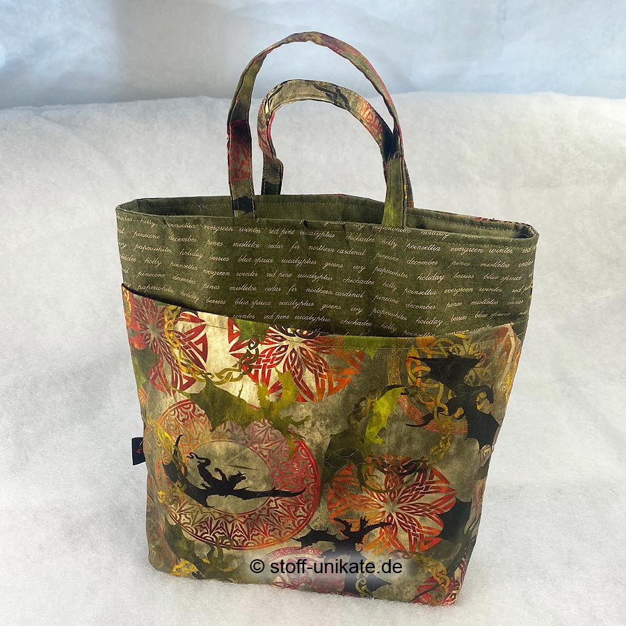 Büchertasche mit Drachenmotiven genäht aus Baumwollstoffen