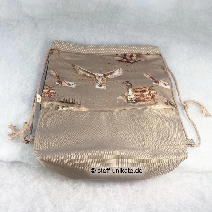 Außenansicht in beige mit Harry Potter Motiven. Stoff-Unikate handmade in Germany