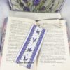 Lesezeichen aus Stoff mit Herzen- und Lavendelmotiven. Stoff-Unikate handmade in Germany
