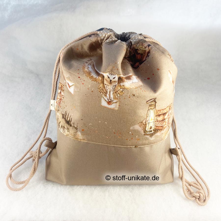 Vorderseite in Beige mit Eule Hedwig. Stoff-unikate handmade in Germany