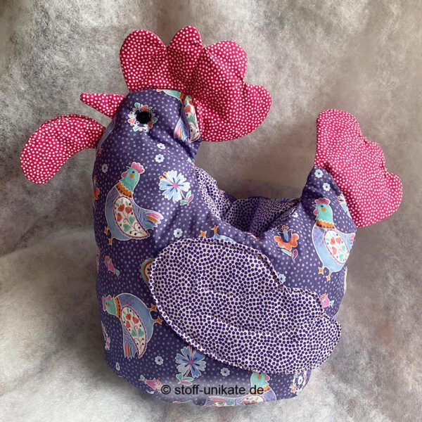 Großes Eier-Huhn als Warmhaltebehälter. Genäht aus reinen Baumwollstoffen. Stoff-Unikate handmade in Germany