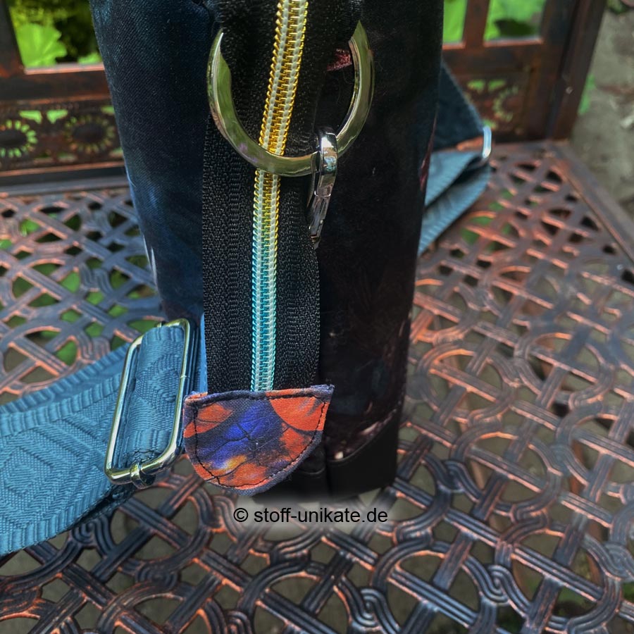 Book Bag Detailansicht mit Reißverschluss. Stoff-Unikate handmade in germany