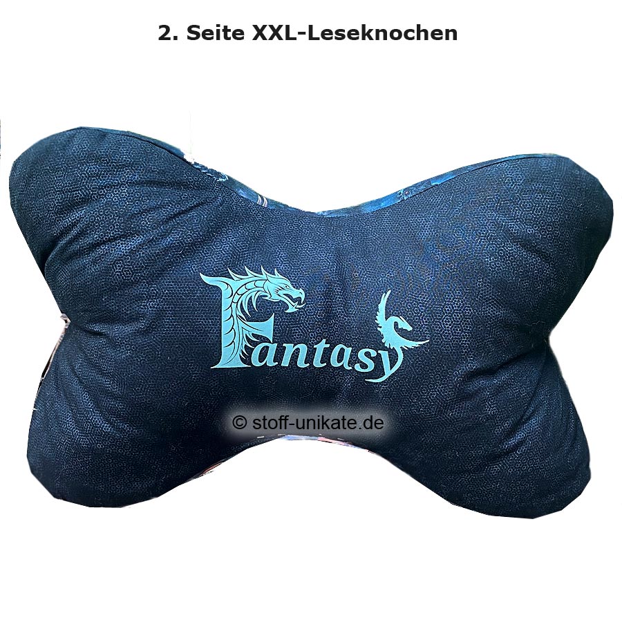 Seite zwei mit Schriftzug Fantasy vom XXL Leseknochen mit Drachenmotiven. Stoff-Unikate handmade in Germany