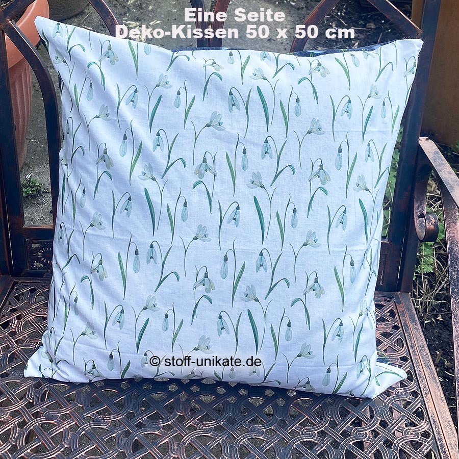 Dekokissen mit weißen Schneeglöckchenmotiven. Stoff-Unikate handmade in germany