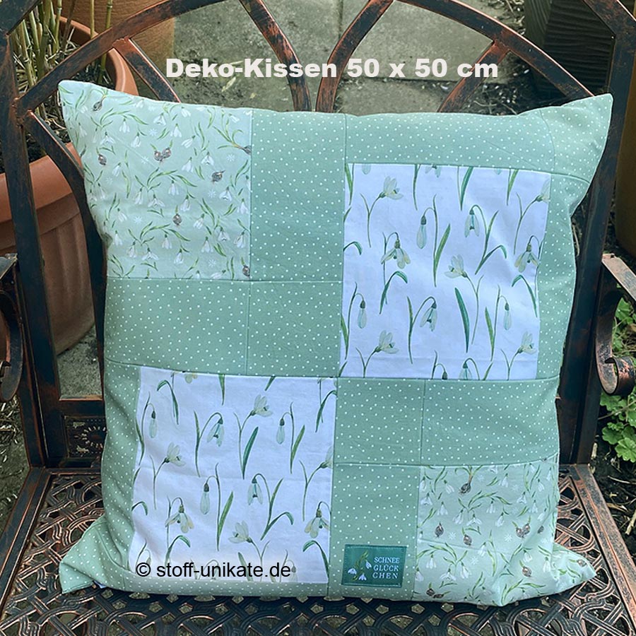 Dekokissen mit Schneeglöckchen-Motiven 50 x 50 cm. Stoff-Unikate handmade in Germany