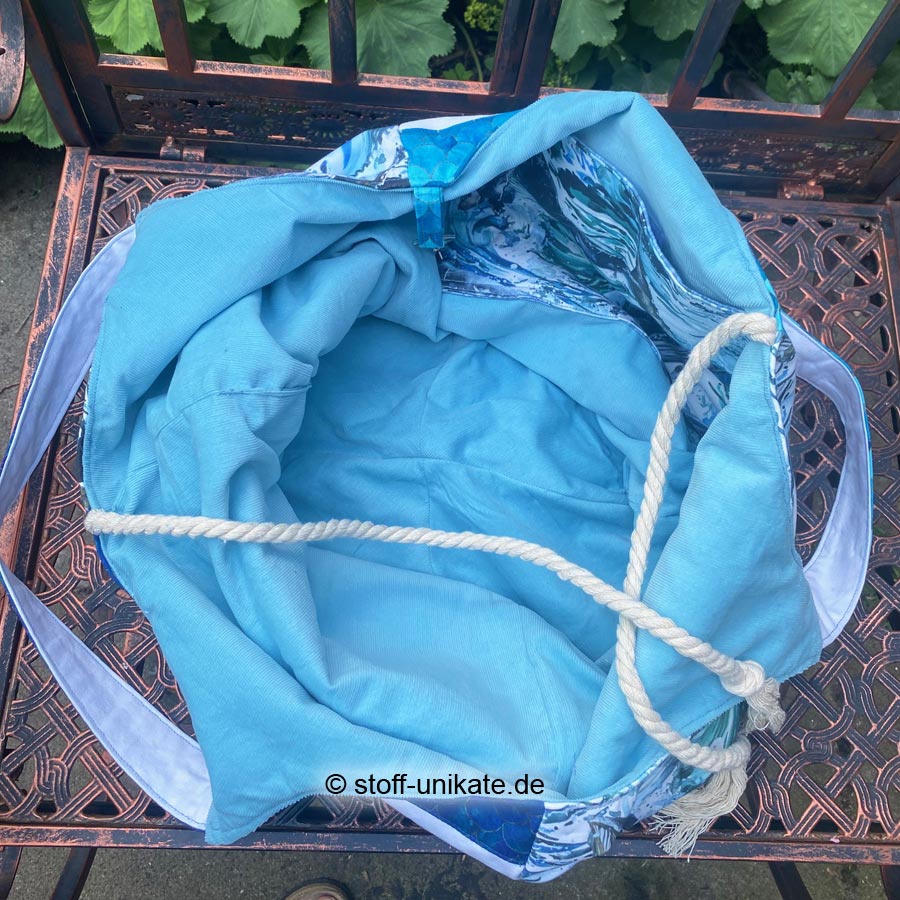 Innenansicht der Jumbo-Tasche Save the Sea. Stoff-Unikate handmade in germany