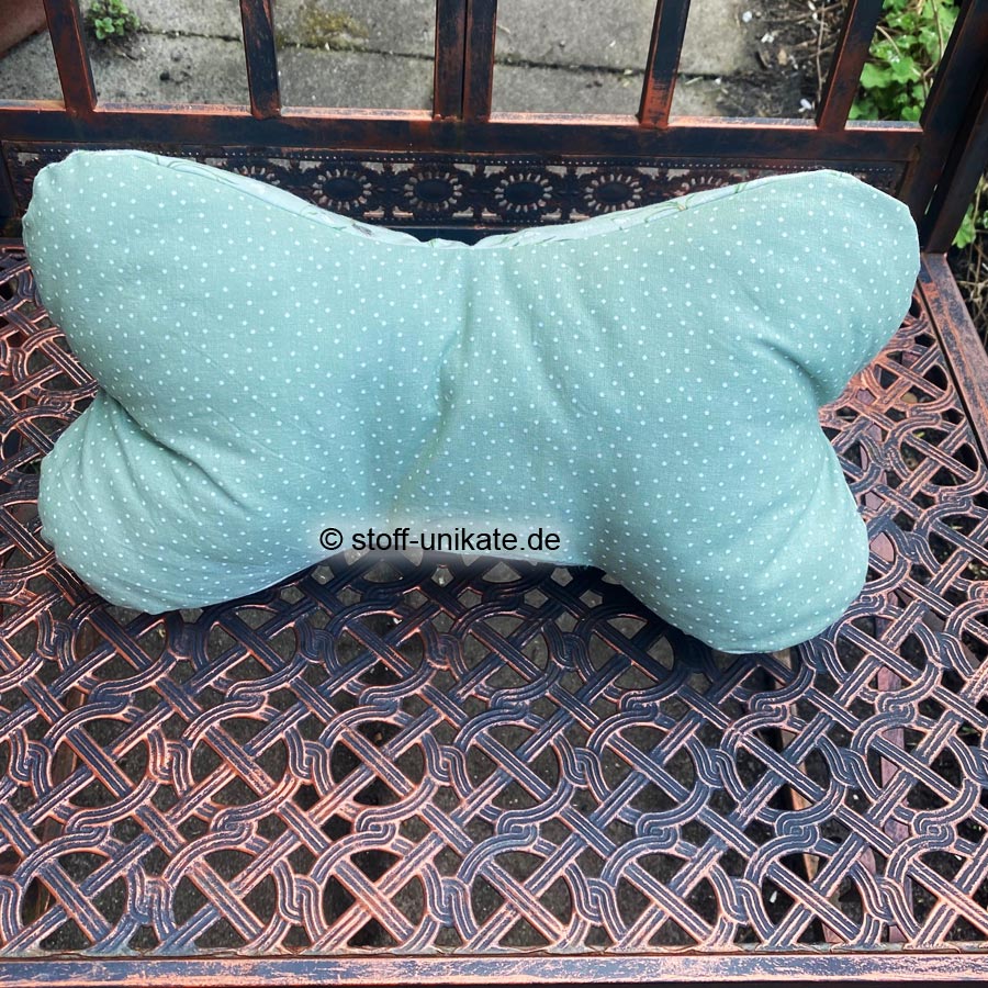 Leseknochen in mint aus der Serie Schneeglückchen. Stoff-Unikate handmade in Germany