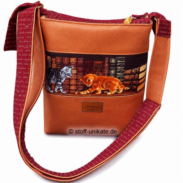 Schultertasche mit Bücherkatzen. Stoff-Unikate handmade in germany