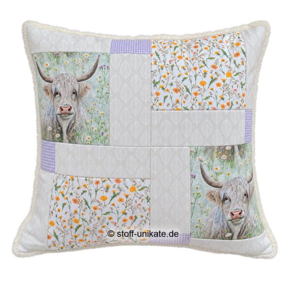 Designer-Kissen, Dekokissen mit Hochlandrind Finlay. Stoff-Unikate handmade in germany