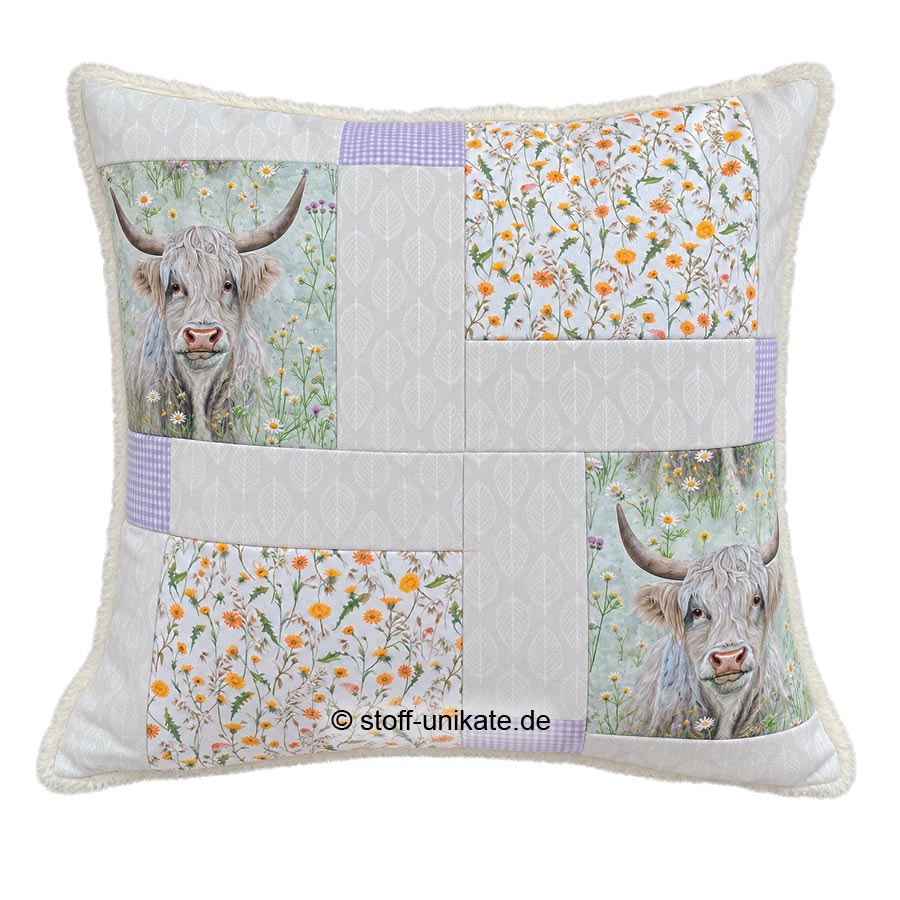 Designer-Kissen, Dekokissen mit Hochlandrind Finlay. Stoff-Unikate handmade in germany