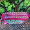 Obere Ansicht zur Schultertasche Kitty Tula mit Katzenmotiven. Stoff-Unikate handmade in Germany