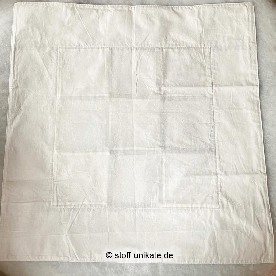 Rückseite der Mitteldecke mit Wintertieren. Stoff-Unikate handmade in Germany