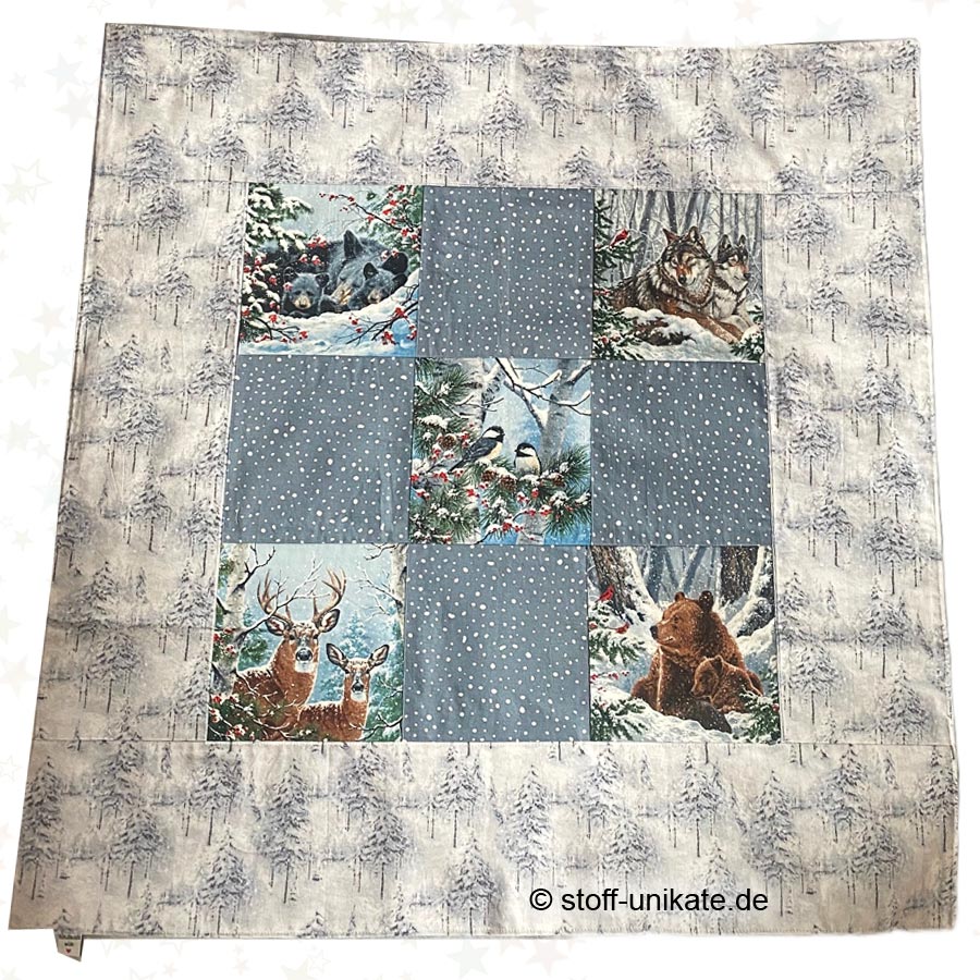 Mitteldecke 80 x 80 cm mit verschiedenen Wintertieren. Stoff-unikate handmade in Germany