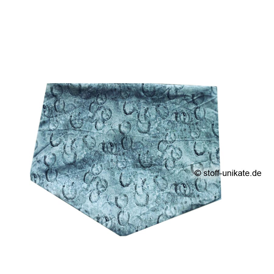 Halstuch-Loop aus Stoff und Fleece mit Hufeisenmotiven. Stoff-Unikate handmade in Germany