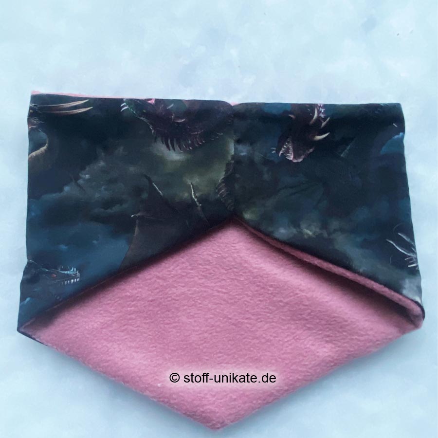 Halstuch-Loop aus Stoff mit Fleece und Drachenmotiven. Stoff-Unikate hanmdade in germany