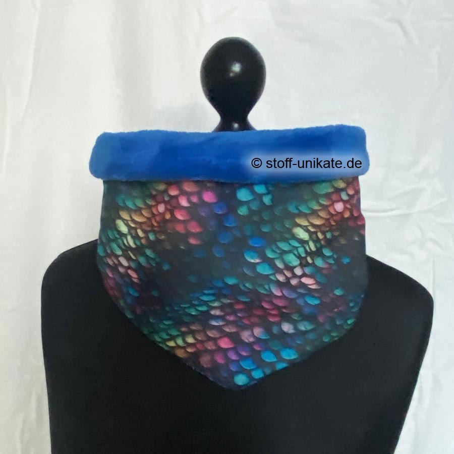 Halstuch-Loop aus Baumwollstoff und Wellnessfleece. Wendeloop mit bunten Drachenschuppen. Stoff-Unikate handmade in Germany